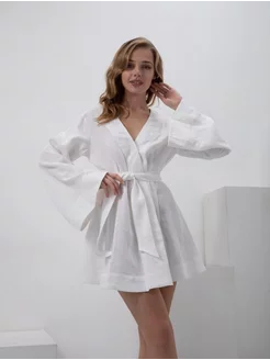 Short Robe in White Linen.