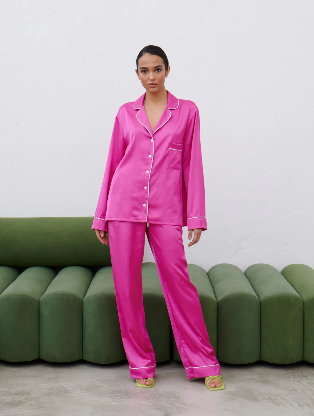 Women Nightsuit Deep Lapel Collar.