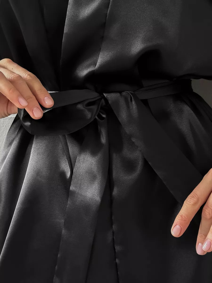 Chic Wrap set in Satin.
