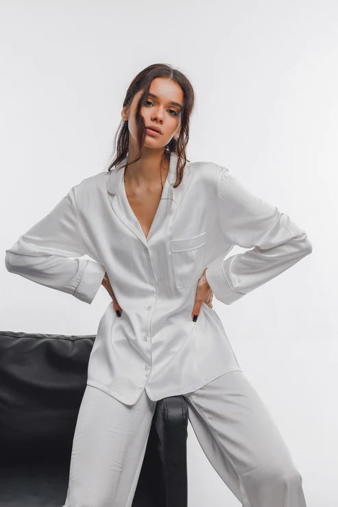 Women Nightsuit Deep Lapel Collar.