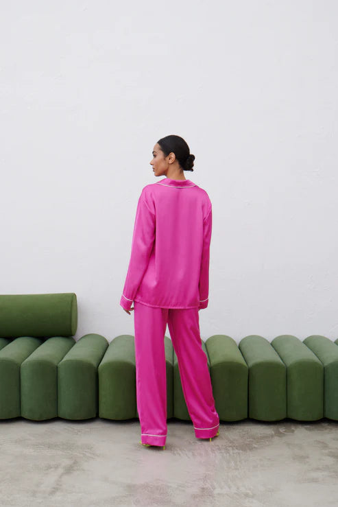 Women Nightsuit Deep Lapel Collar.