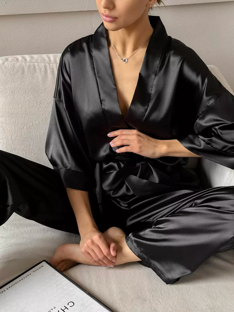 Chic Wrap set in Satin.