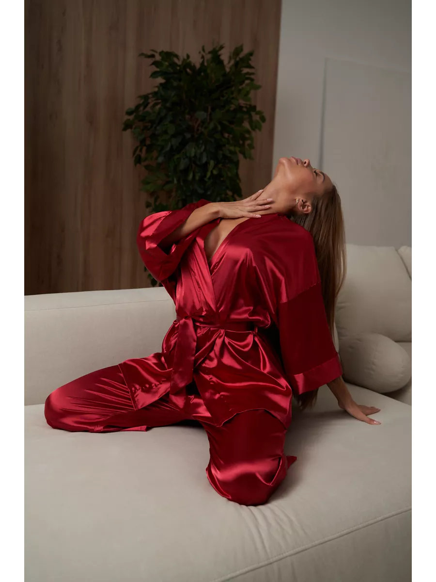 Chic Wrap set in Satin.