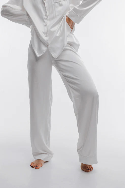 Women Nightsuit Deep Lapel Collar.