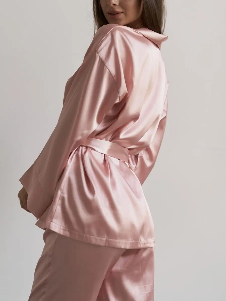 Conjunto elegante de chal en satén