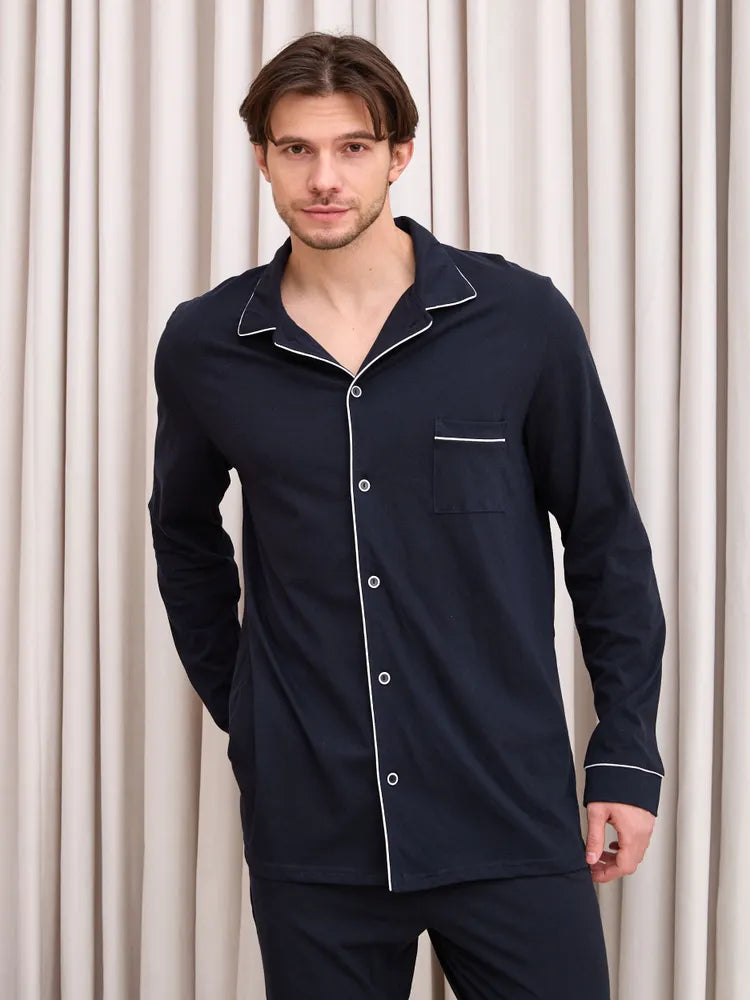 Loungewear in Black Soft Rayon.