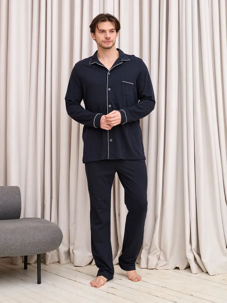 Loungewear in Black Soft Rayon.