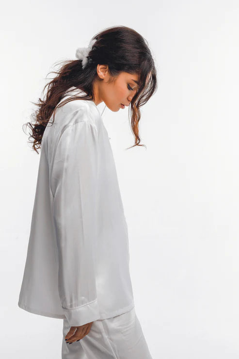 Women Nightsuit Deep Lapel Collar.