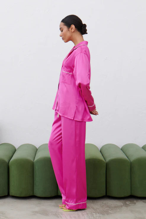 Women Nightsuit Deep Lapel Collar.