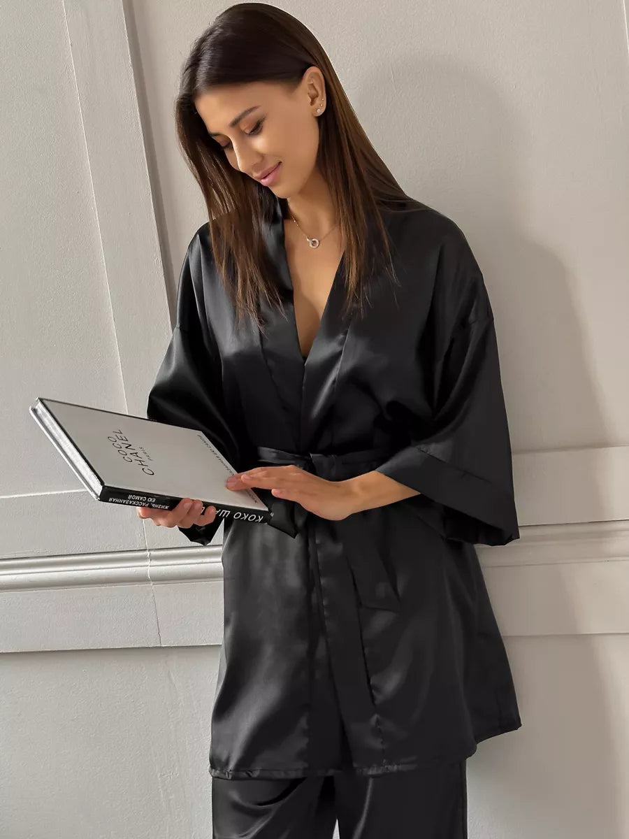 Chic Wrap set in Satin.