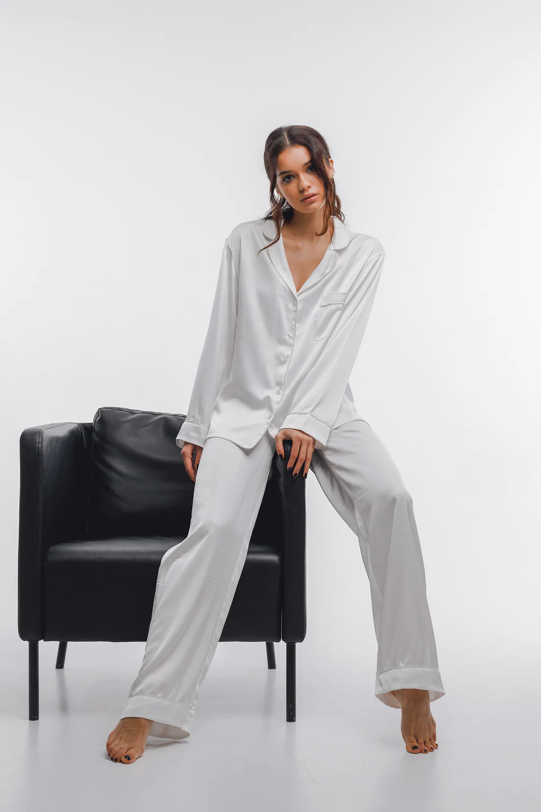 Women Nightsuit Deep Lapel Collar.
