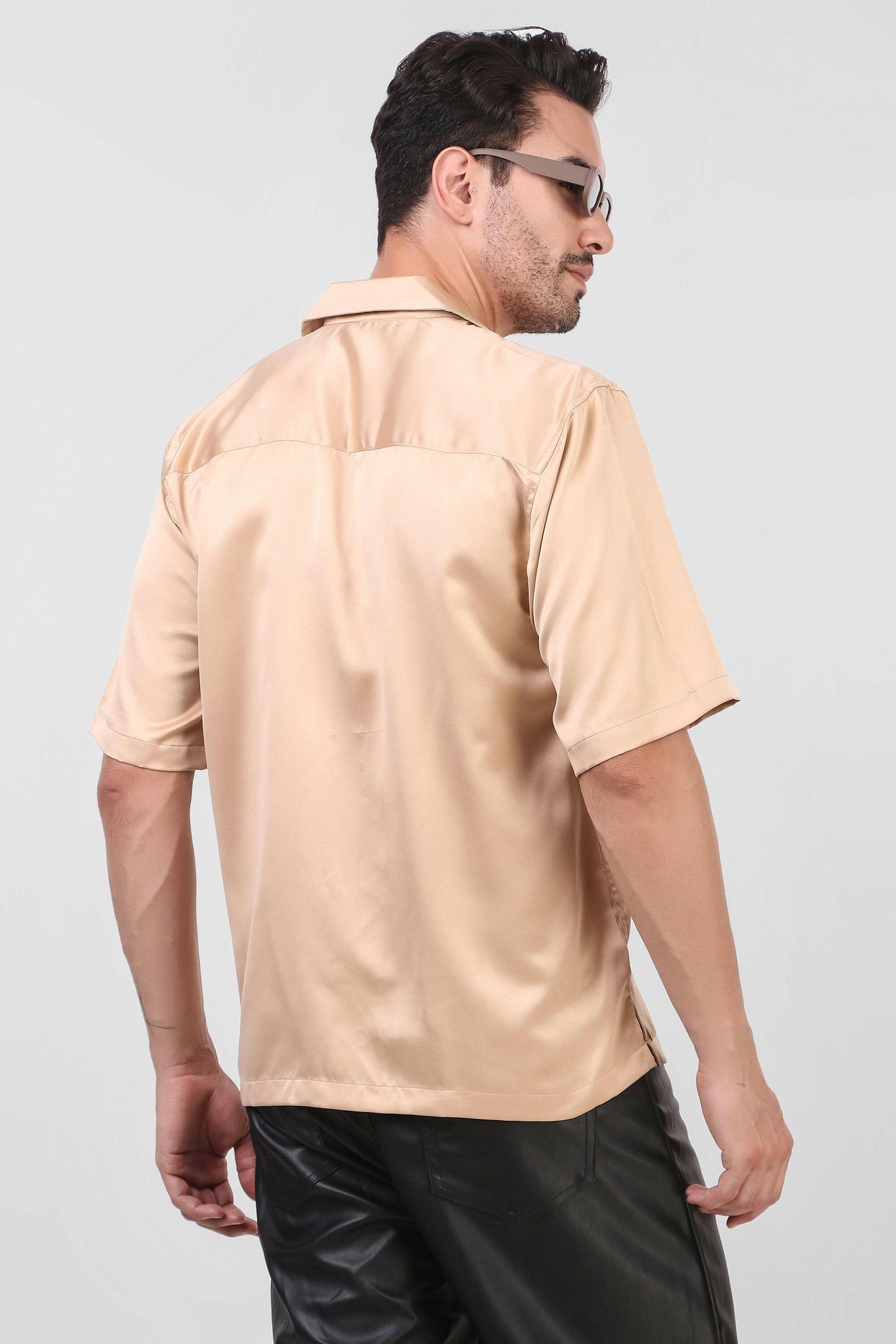 Shirt Boxy fit (Beige).