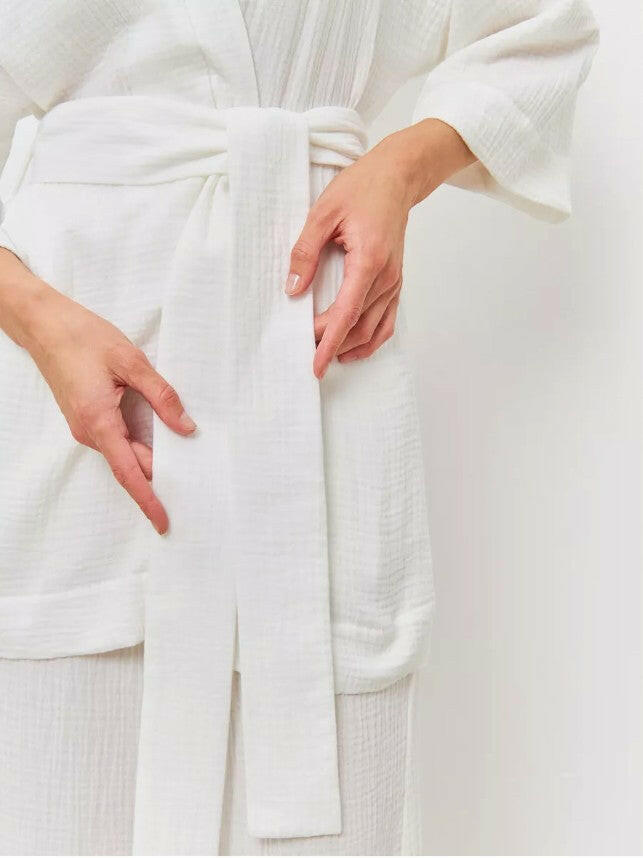 Wrap Set in Cotton Muslin.