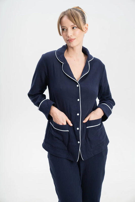 Pajama set in Muslin.