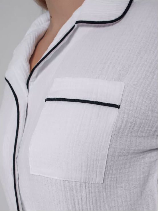 Camisón de mujer con cuello de solapa profundo